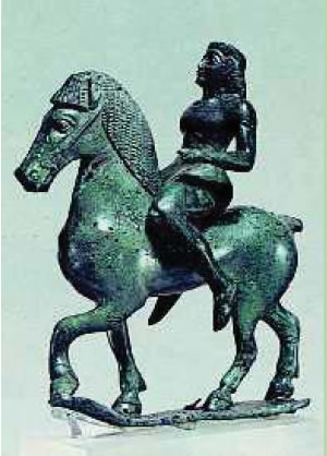 2. ∆είγµα της αριστοκρατικής καταγωγής ήταν να έχει κάποιος άλογο. Στην εικόνα, χάλκινος ιππέας από τη ∆ωδώνη.