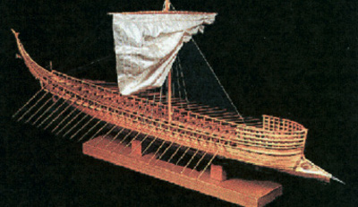 1. Αθηναϊκή τριήρης σε αναπαράσταση (Πειραιάς, Ναυτικό Μουσείο)