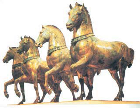 4.α. Τα άλογα του Λυσίππου, όπως σώζονται σήμερα στη Βενετία.
