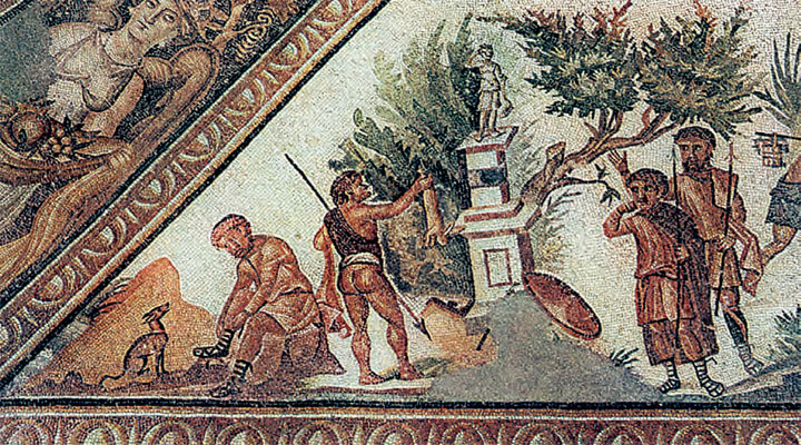 Παράσταση μωσαϊκού από έπαυλη στην Αντιόχεια με σκηνή θυσίας (αρχές 4ου αι.). Παρίσι, Μουσείο Λούβρου. Ο Ιουλιανός δοκίμασε εδώ πικρές απογοητεύσεις, ιδιαίτερα όταν επιχείρησε να τελέσει θυσία ζώου στο ναό του Απόλλωνος στο ειδυλλιακό προάστειο Δάφνη.