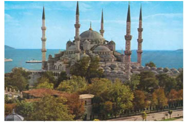 21. «Το Μπλε Τζαμί» ή «Τζαμί του σουλτάνου Αχμέτ», 160916 μ.Χ., είναι έργο του αρχιτέκτονα Σεντεφχάρ Μεχμέτ Αγά και βρίσκεται απέναντι από την Αγία Σοφία.