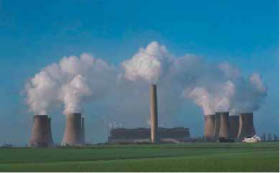 Εικ. 2.20 Αέρια από την καύση ορυκτών καυσίμων ρυπαίνουν το περιβάλλον.