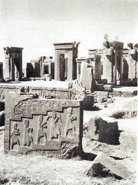 Ερείπια ανακτόρου της Περσεπόλεως. Τέλη του 6ου αιώνα π.Χ.