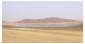 Ο ταξιδιώτης της ερήμου νομίζει ότι αντικρίζει στο βάθος μια λίμνη.