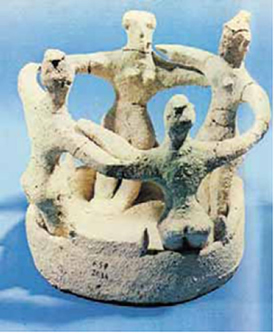 Εικόνα 32. Κυκλικός χορός από θολωτό τάφο (Αγία Τριάδα, Κρήτη). Μουσείο Ηρακλείου.