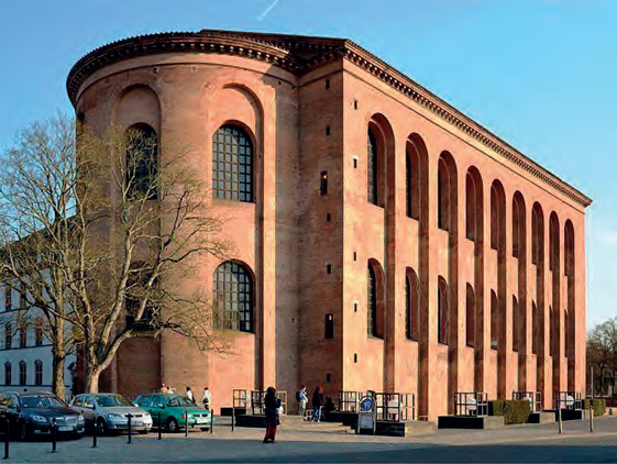 Στη Βασιλική ("Basilica") της Τριερ (στη σημερινή Γερμανία) ήταν η αίθουσα του θρόνου του Μεγάλου Κωνσταντίνου. Η UNESCO την έχει χαρακτηρίσει "μνημείο παγκόσμιας πολιτιστικής κληρονομιάς"