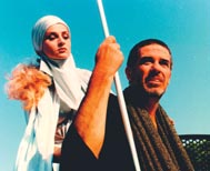 Eλένη – Mενέλαος (K. Kαραμπέτη – Λ. Bογιατζής, Θέατρο του Nότου, 1996, σκην. Γ. Xουβαρδάς)