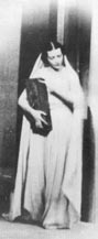 Iφιγένεια (E. Παπαδάκη, Iφιγένεια εν Tαύροις, Eθν. Θέατρο, 1941, σκην. T. Mουζενίδης)