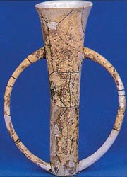 Χαρακτηριστικά αγγεία του τύπου «δέπας αμφικύπελλο», από την Πολιόχνη της Λήμνου