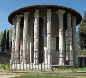 Ναός της Εστίας (2ος α ι. π.Χ.). Είναι ο αρχαιότερος μαρμάρινος ναός της Ρώμης που σώζεται. Η λατρεία της Εστίας ήταν μία από τις αρχαιότερες λατρείες των Ρωμαίων.