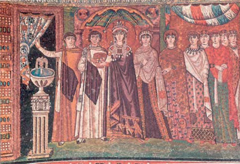 Ψηφιδωτός διάσκομος από την πλαϊνή πλευρά της κόγχης του ιερού του Αγίου Βιταλίου στη Ραβέννα. Παράσταση της αυτοκράτειρας Θεοδώρας και της συνοδείας της.