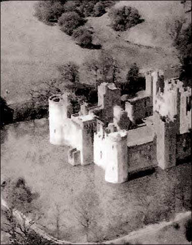 Κάστρο του Μου αιώνα Bodiam, Sussex (Αγγλία).