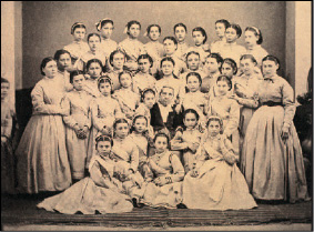 Σχολείο της Φανής Χιλ 1865 (Αθήνα 1939-1900: Φωτογραφικές μαρτυρίες Μουσείο Μπενάκη).