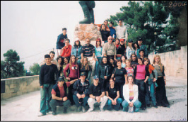 Γ Λυκείου, 2ο Λύκειο Δραπετσώνας, σχολική εκδρομή 2004 (Φωτογραφικό αρχείο Β. Σπανάκου).