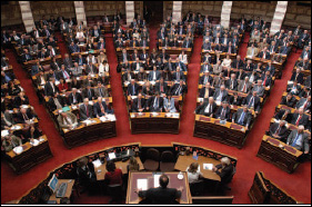 Ελληνικό Κοινοβούλιο: θεσμός αντιπροσωπευτικής δημοκρατίας. (Φωτογραφικό Αρχείο της Βουλής των Ελλήνων, 2005).