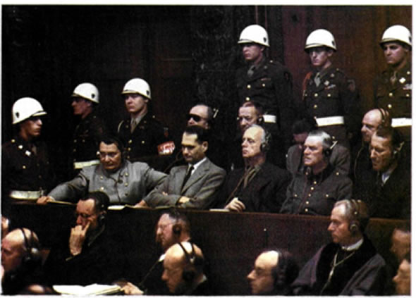 Στη δίκη της Νυρεμβέργης (Ιανουάριος-Οκτώβριος 1946) καταδικάστηκαν σε θάνατο ή φυλάκιση υψηλόβαθμοι Γερμανοί  αξιωματούχοι για: α) εγκλήματα κατά της ειρήνης, β) σχεδίαση, έναρξη και διεξαγωγή επιθετικών πολέμων, γ) εγκλήματα πολέμου και δ) εγκλήματα κατά της ανθρωπότητας.