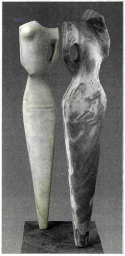 Λάζαρος Λαμέρας (1913-1998), «Δύο κόρες», 1950, μάρμαρο, ύψος 1,72 μ., Εθνική Γλυπτοθήκη, Αθήνα. Δημιουργός των πρώτων ελληνικών αφηρημένων γλυπτών, όπως οι «Δύο κόρες», ο Λαμέρας, κατέχοντας τη γνώση και την ευαισθησία της ελληνικής γλυπτικής παράδοσης, αποδίδει την αρμονία των μορφών και των όγκων και επιτυγχάνει την αφαιρετική απόδοση της φόρμας.