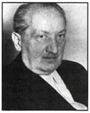 Μάρτιν Χάιντεγκερ (Martin Heidegger, 1889-1976). Γερμανός φιλόσοφος, από τους κορυφαίους του 20ού αιώνα, επηρέασε τη φιλοσοφική σκέψη, ιδίως τη θεωρία του υπαρξισμού.