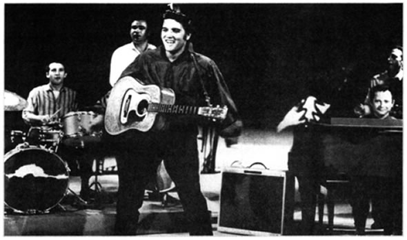 Ο Έλβις Πρίσλεϋ (Elvis Presley, 1935-1977), «αστέρι» της μουσικής ροκ εν ρολ (rock and roll), με παγκόσμια απήχηση στη νεολαία της δεκαετίας του 1960, εξέφραζε το πνεύμα της μαζικής νεανικής κουλτούρας, που διοχέτευε τον δυναμισμό και την τάση της για αμφισβήτηση στην έντονα ρυθμική μουσική, καθώς και την αντιδραστική, και συχνά επιθετική, εμφάνιση και συμπεριφορά.