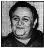 Ο Μάνος Χατζιδάκις (1925-1994), από τους σημαντικότερους Έλληνες μουσικοσυνθέτες, με διεθνή προβολή, συνέδεσε τη λαϊκή με τη λόγια μουσική παράδοση και την ελληνική με την ευρύτερη ευρωπαϊκή παιδεία, δημιουργώντας μια νέα, αυθεντική μουσική έκφραση, που αντιπροσώπευε τις αναζητήσεις, τους προβληματισμούς και τις αισθητικές ανάγκες της μεταπολεμικής Ελλάδας. Συνέθεσε πολλούς κύκλους τραγουδιών, μουσική για το σύγχρονο θέατρο και το αρχαίο δράμα, τον κινηματογράφο, το μπαλέτο, την όπερα κ.ά. Ίδρυσε την «Ορχήστρα των Χρωμάτων» (1989), η οποία διεύρυνε με το ρεπερτόριο της τον κύκλο των φίλων της ελληνικής μουσικής κυρίως μεταξύ των νέων.