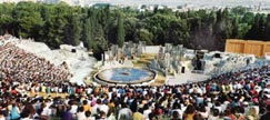 H παράσταση τελειώνει
